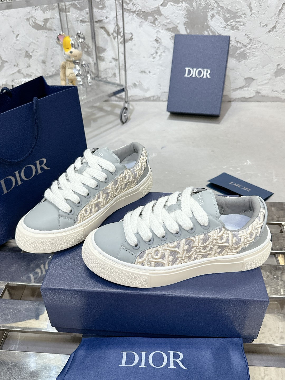 Sneakers