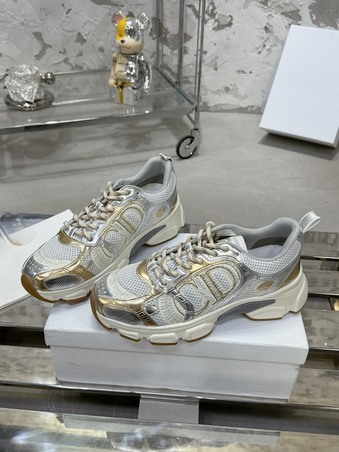 Sneakers