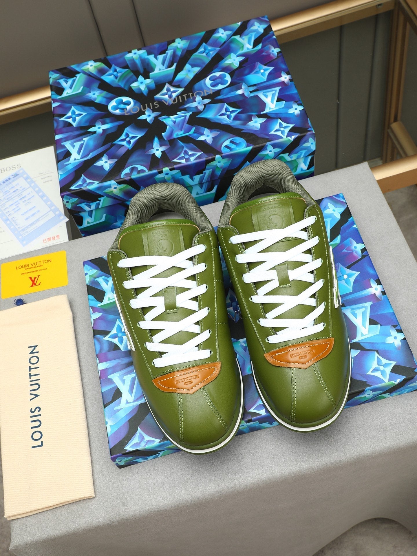 Sneakers