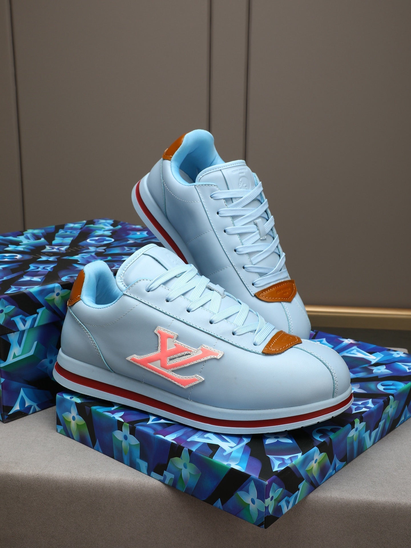 Sneakers