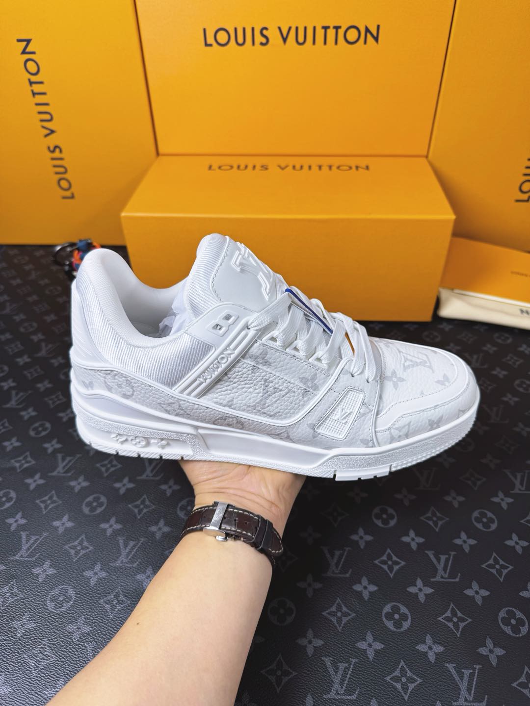 Sneakers