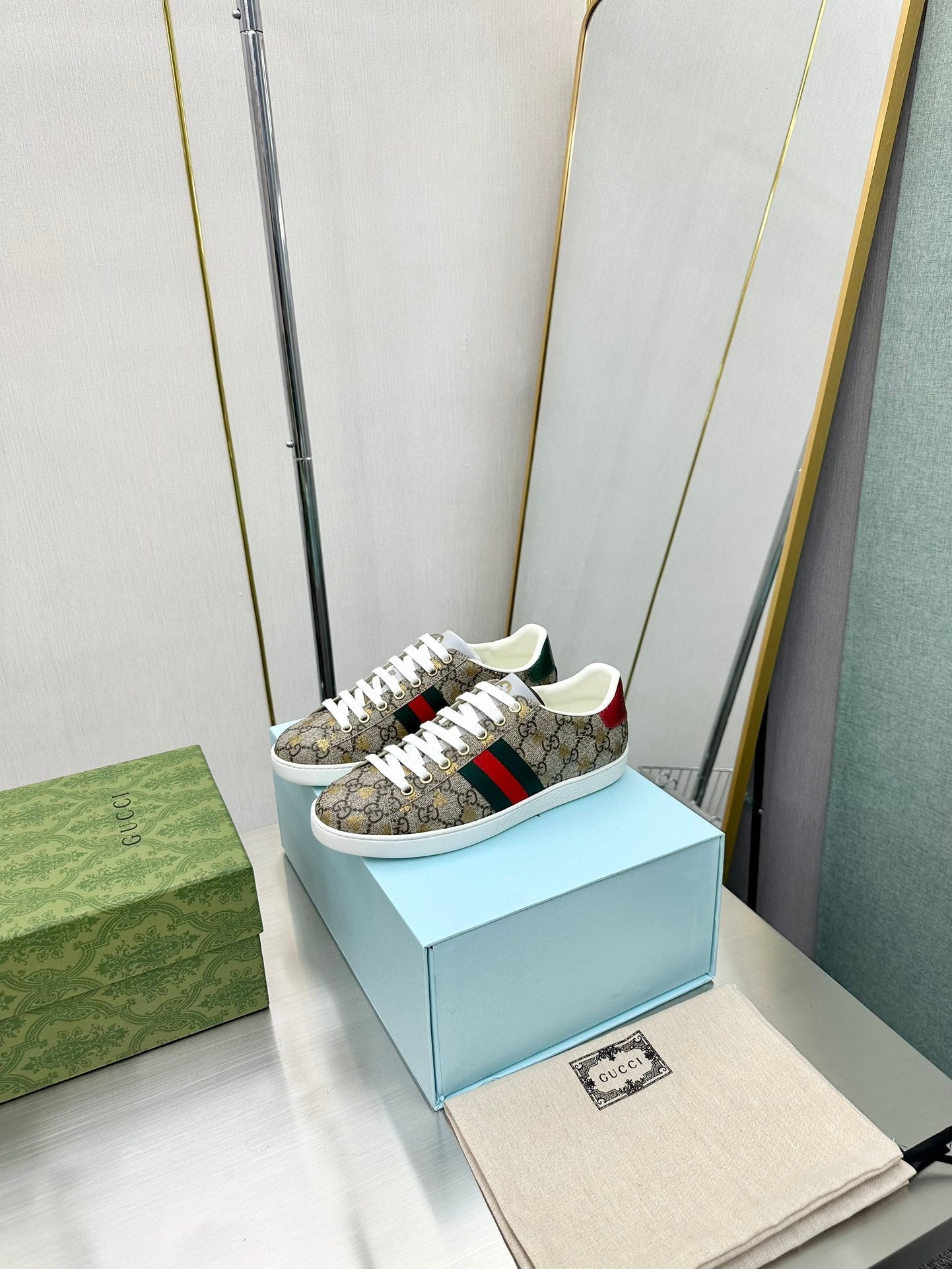 Sneakers