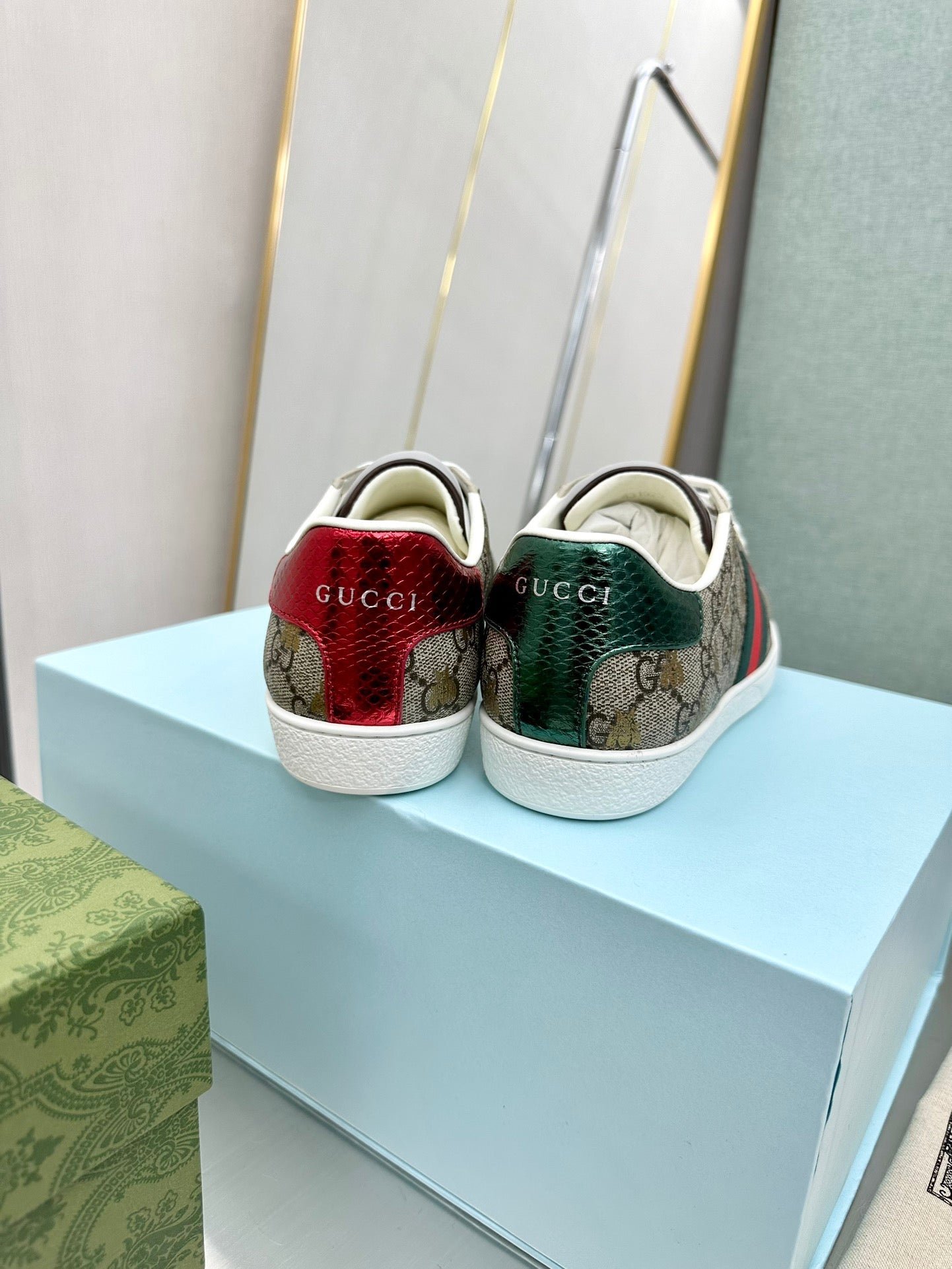 Sneakers