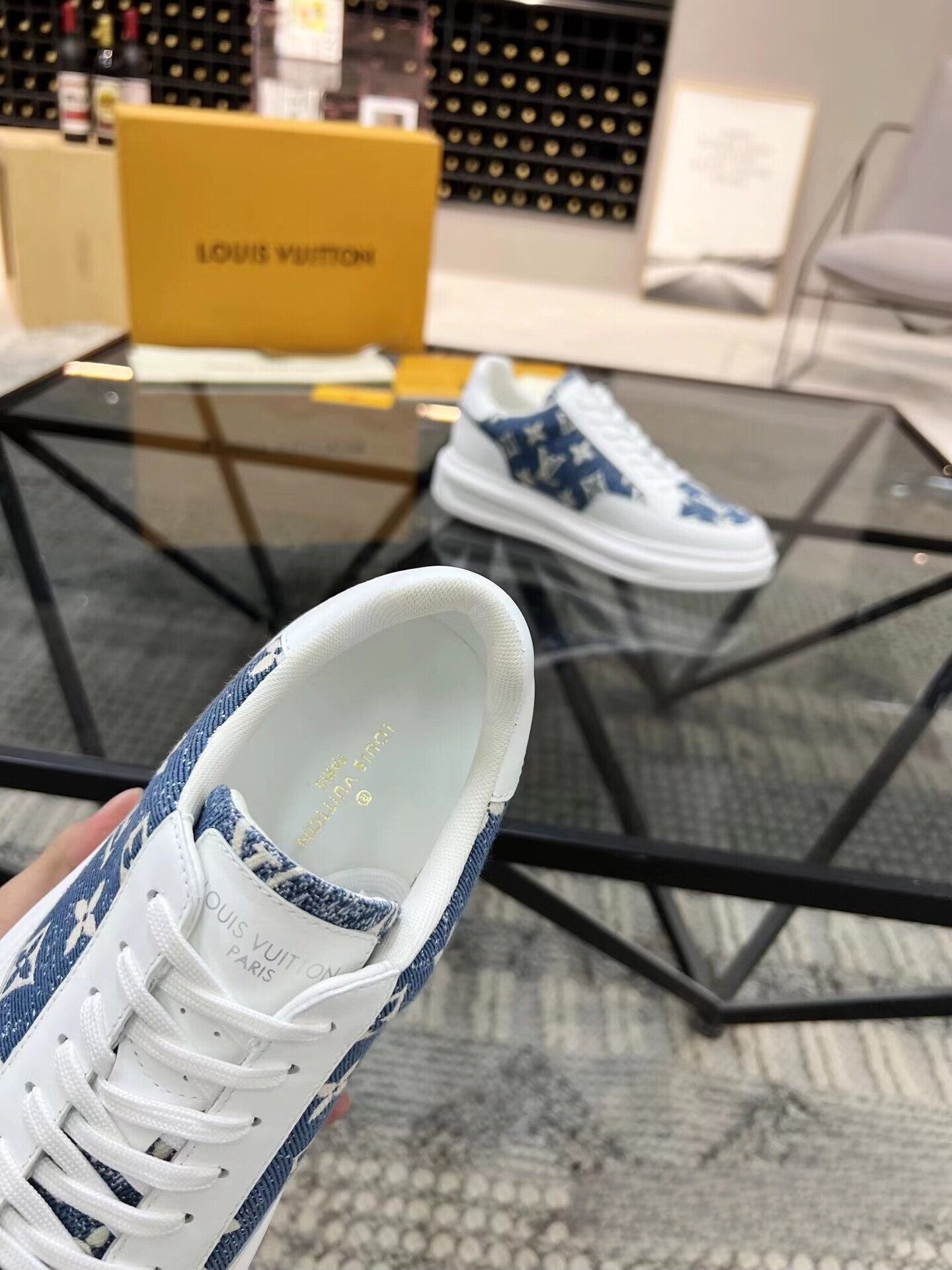 Sneakers