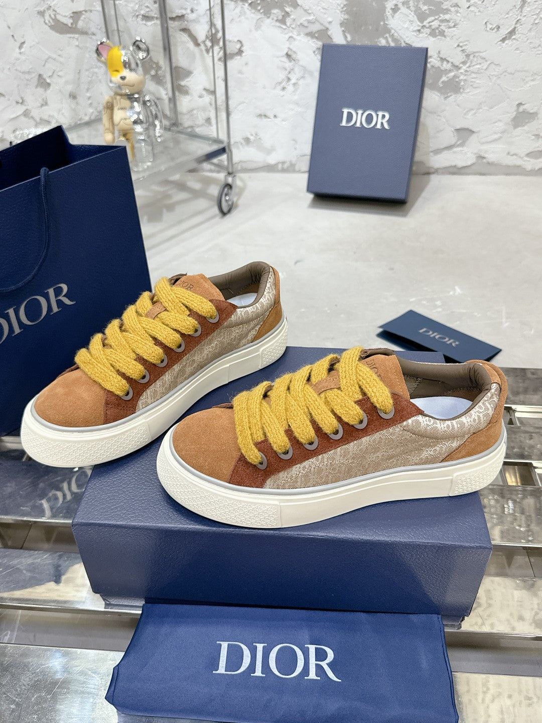 Sneakers