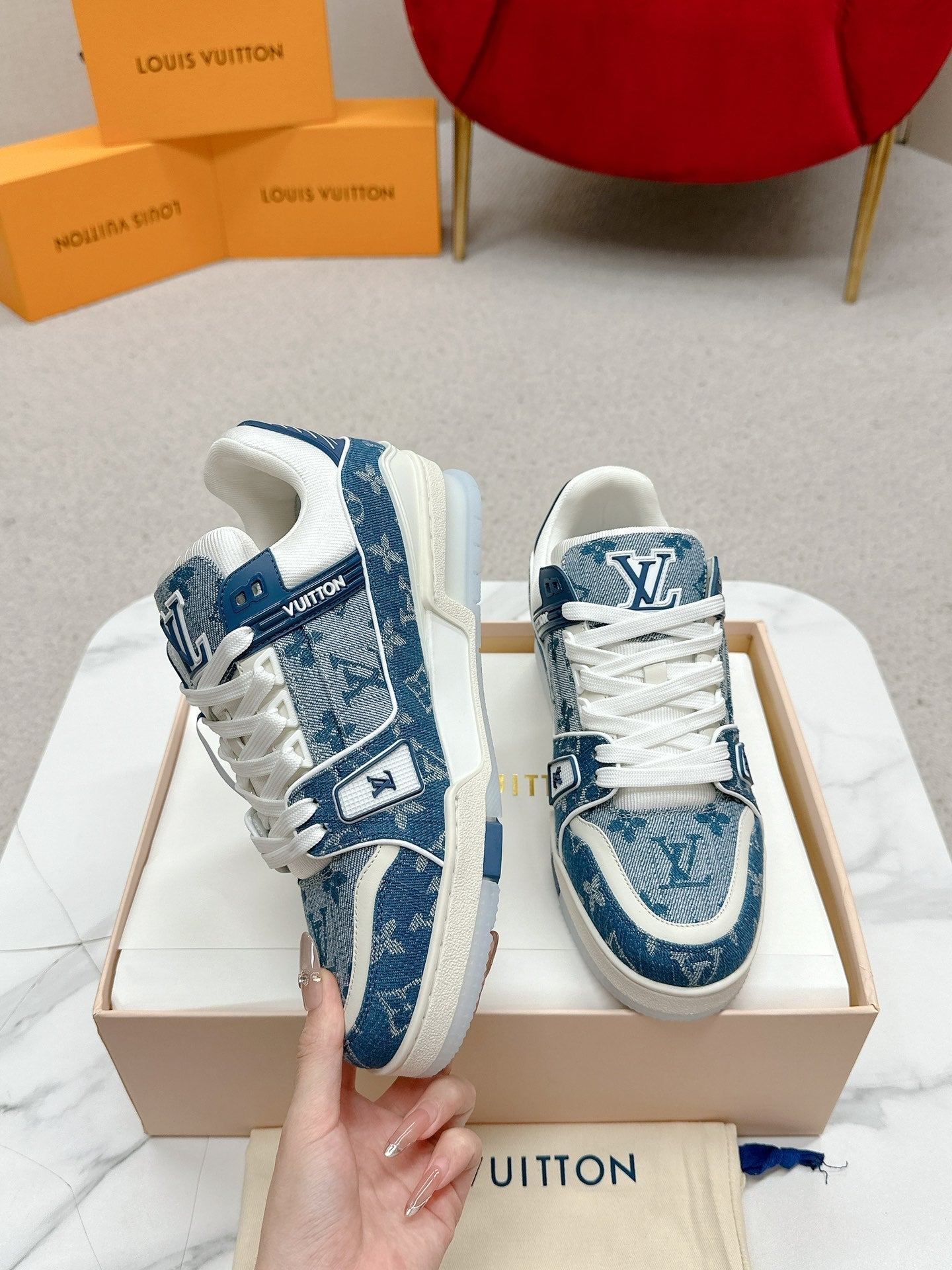 Sneakers