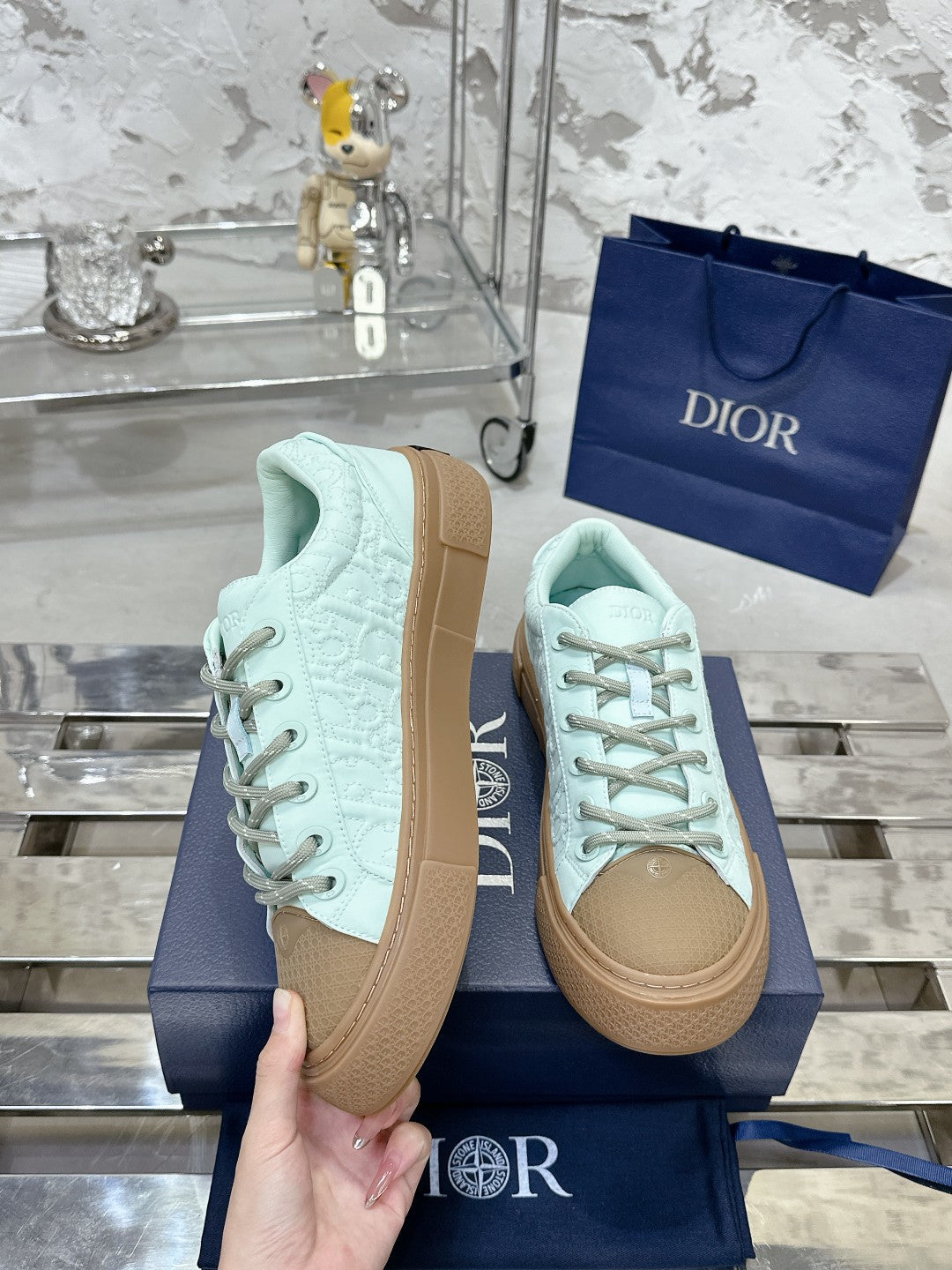 Sneakers
