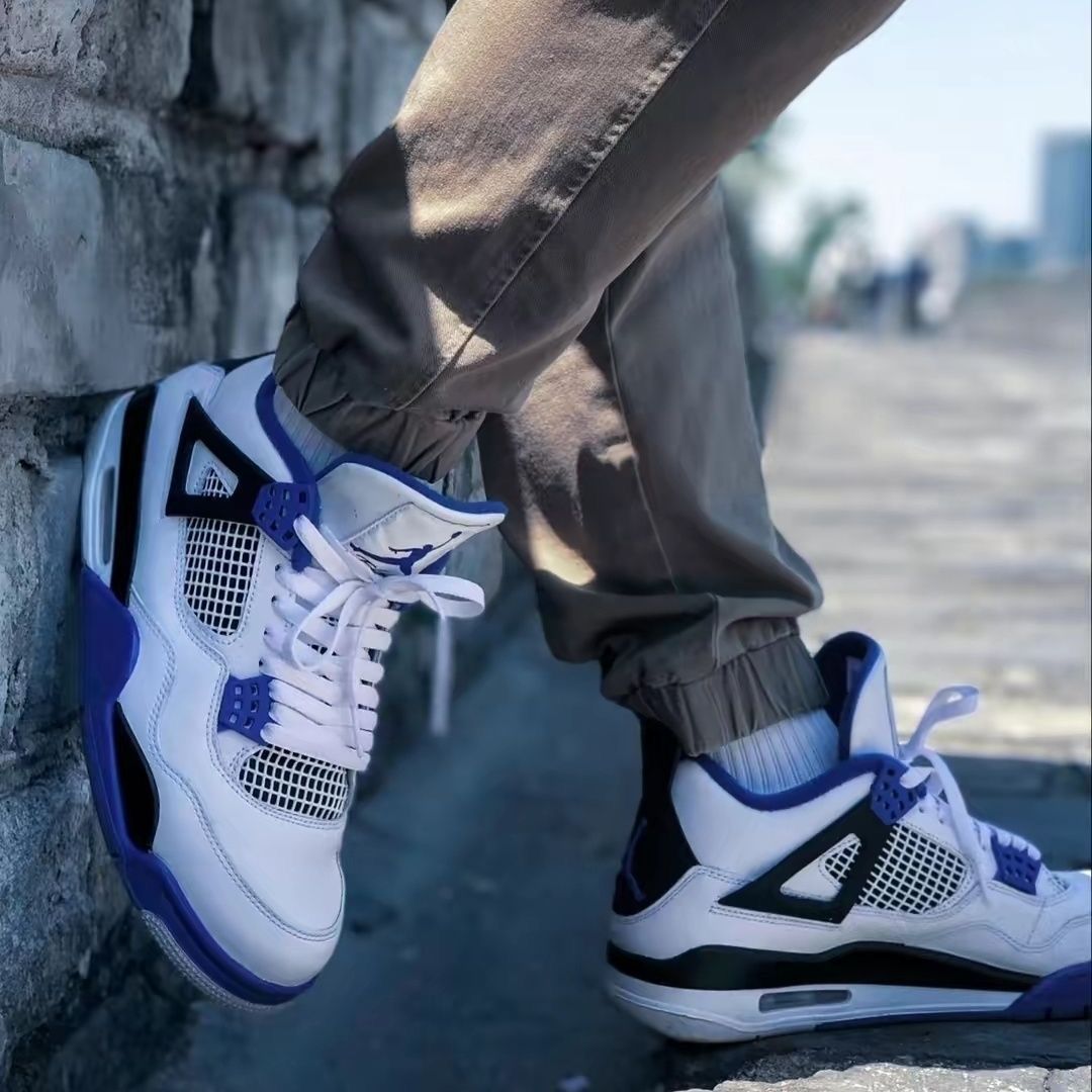 Sneakers