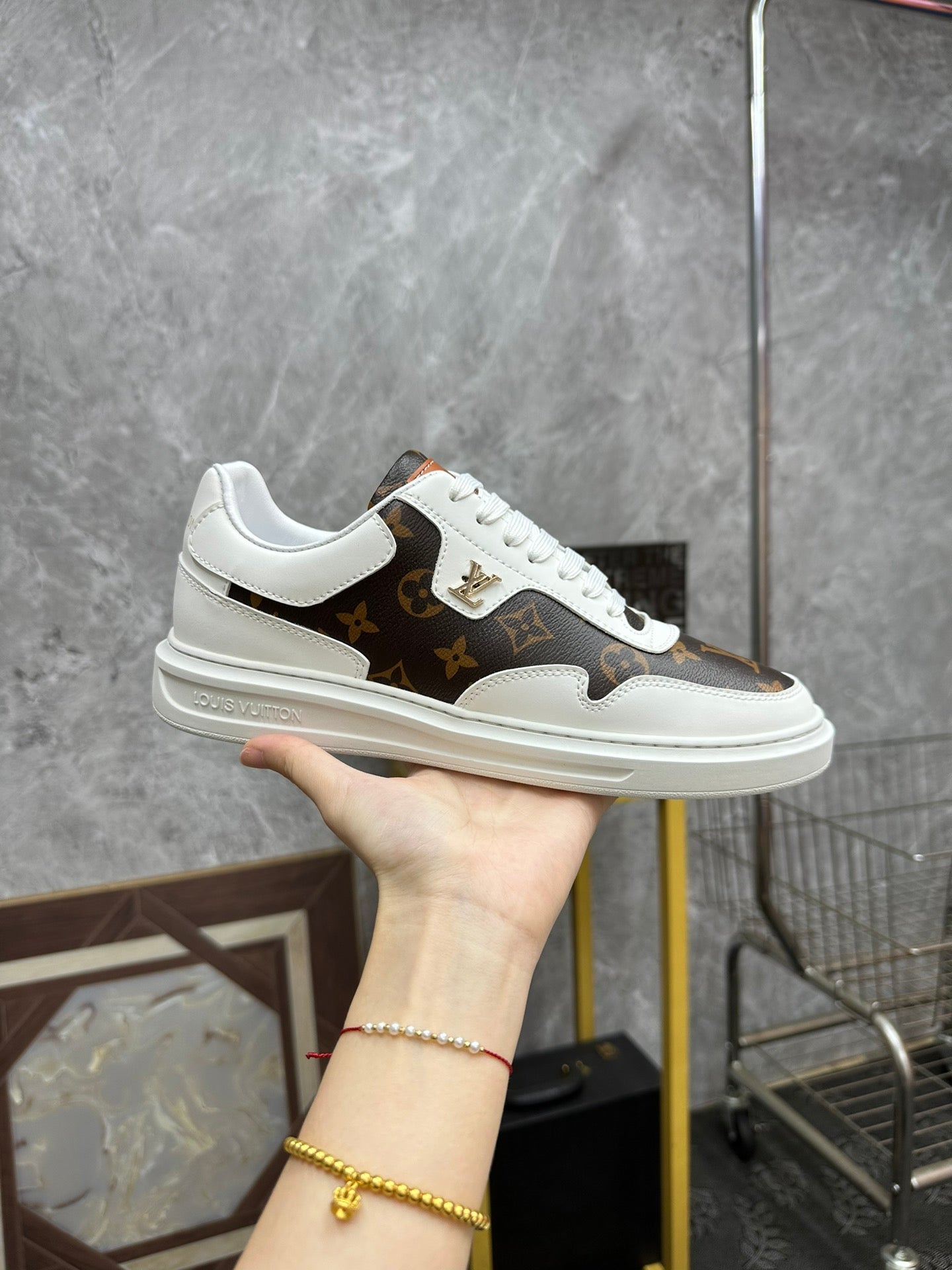 Sneakers
