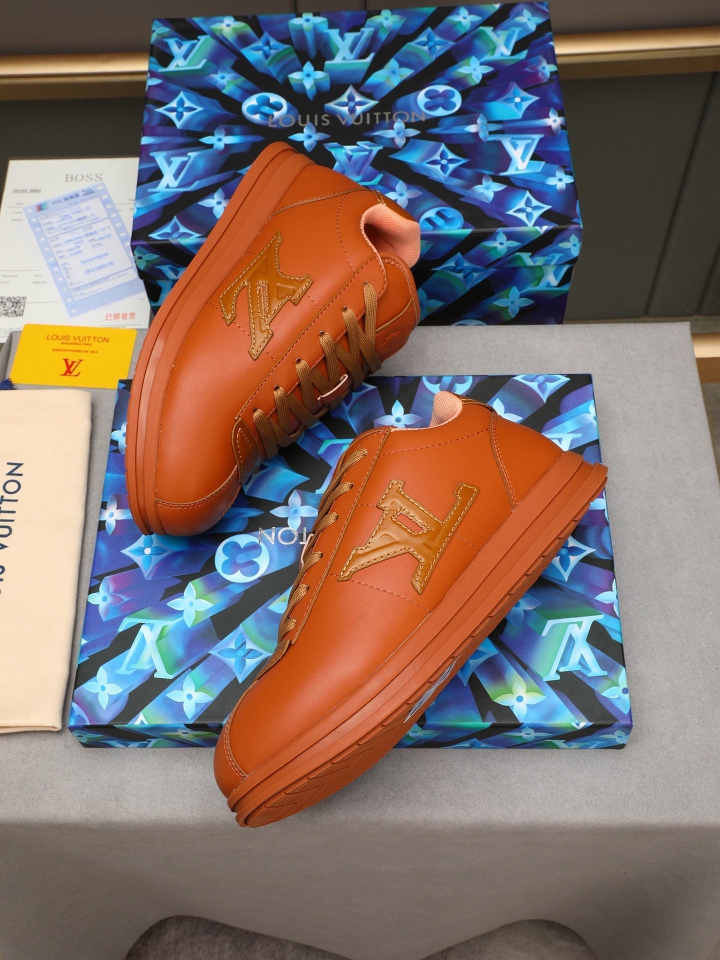 Sneakers