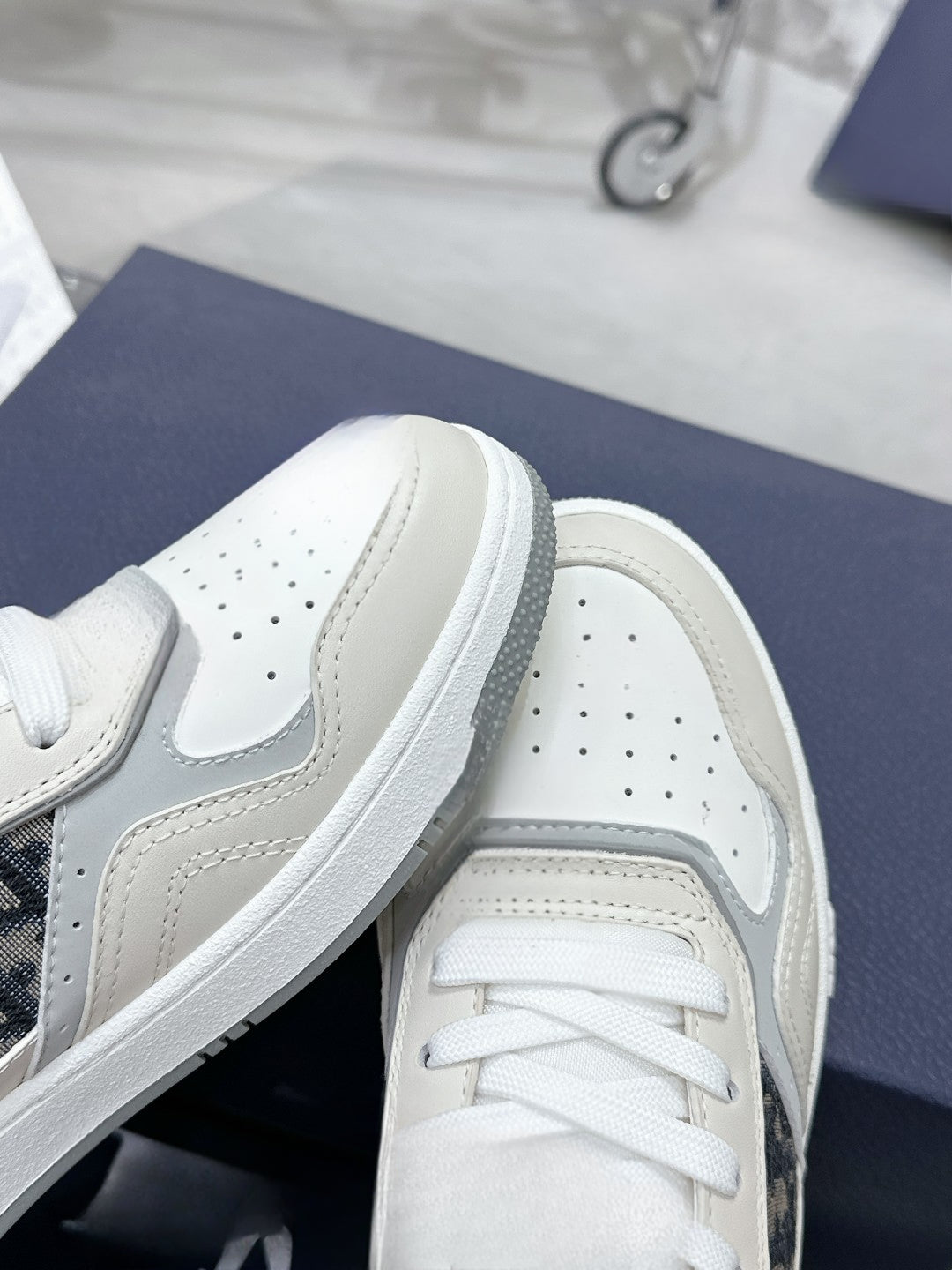 Sneakers