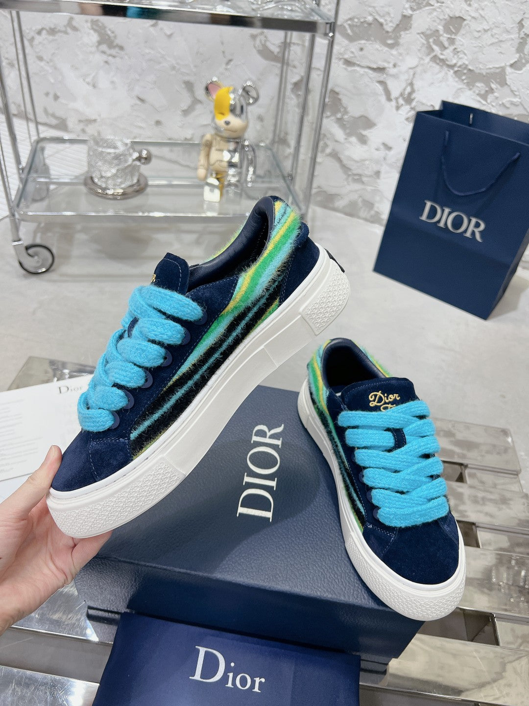 Sneakers