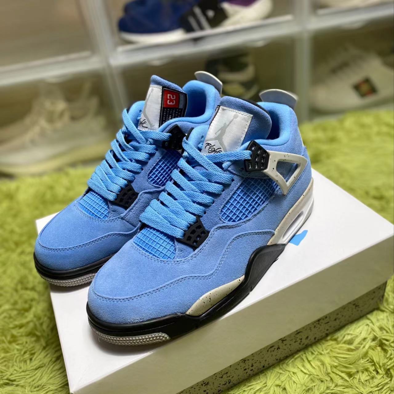 Sneakers