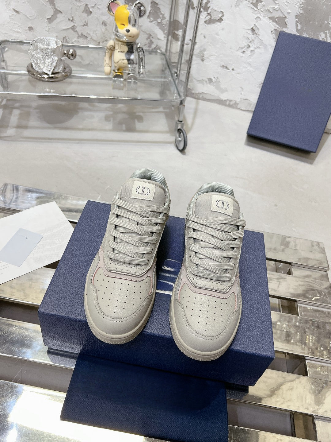 Sneakers