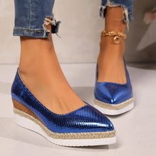 Mireya – GLOSSY POINTED-TOE ORTHOPEDIC WEDGE HEELS