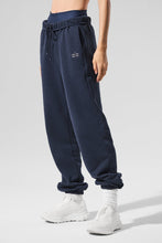 Accolade Sweatpant - Navy