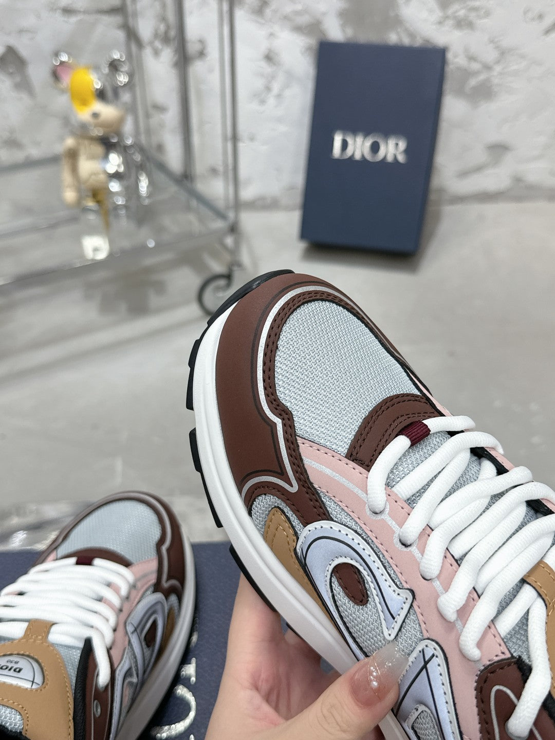 Sneakers