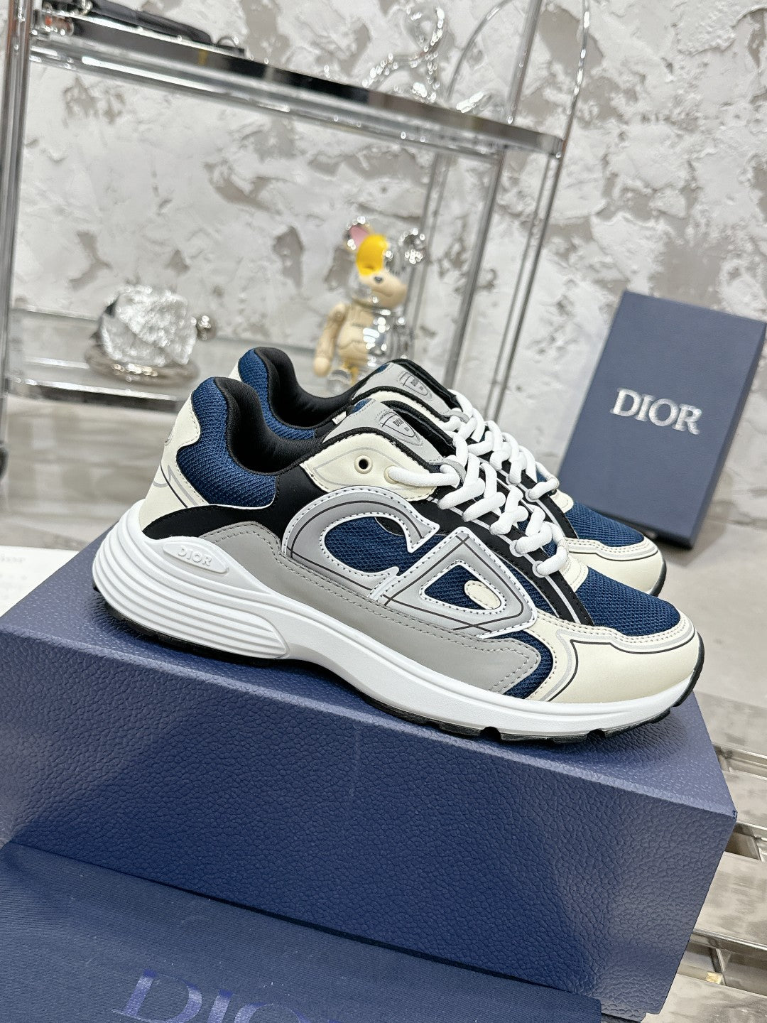 Sneakers