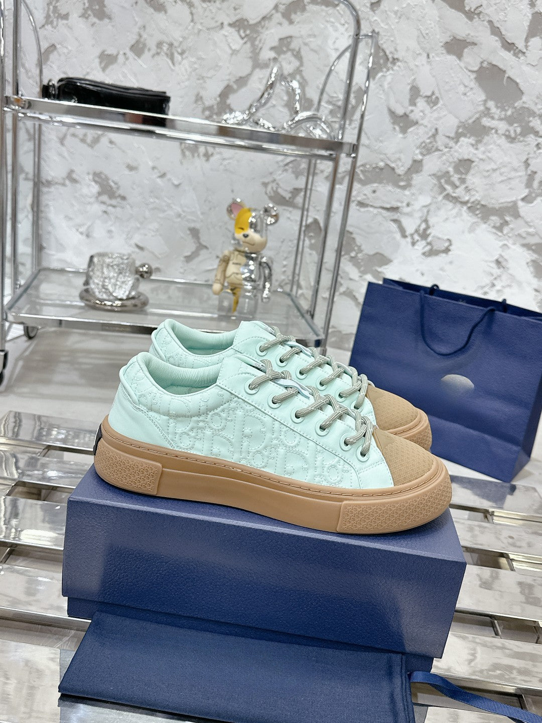 Sneakers