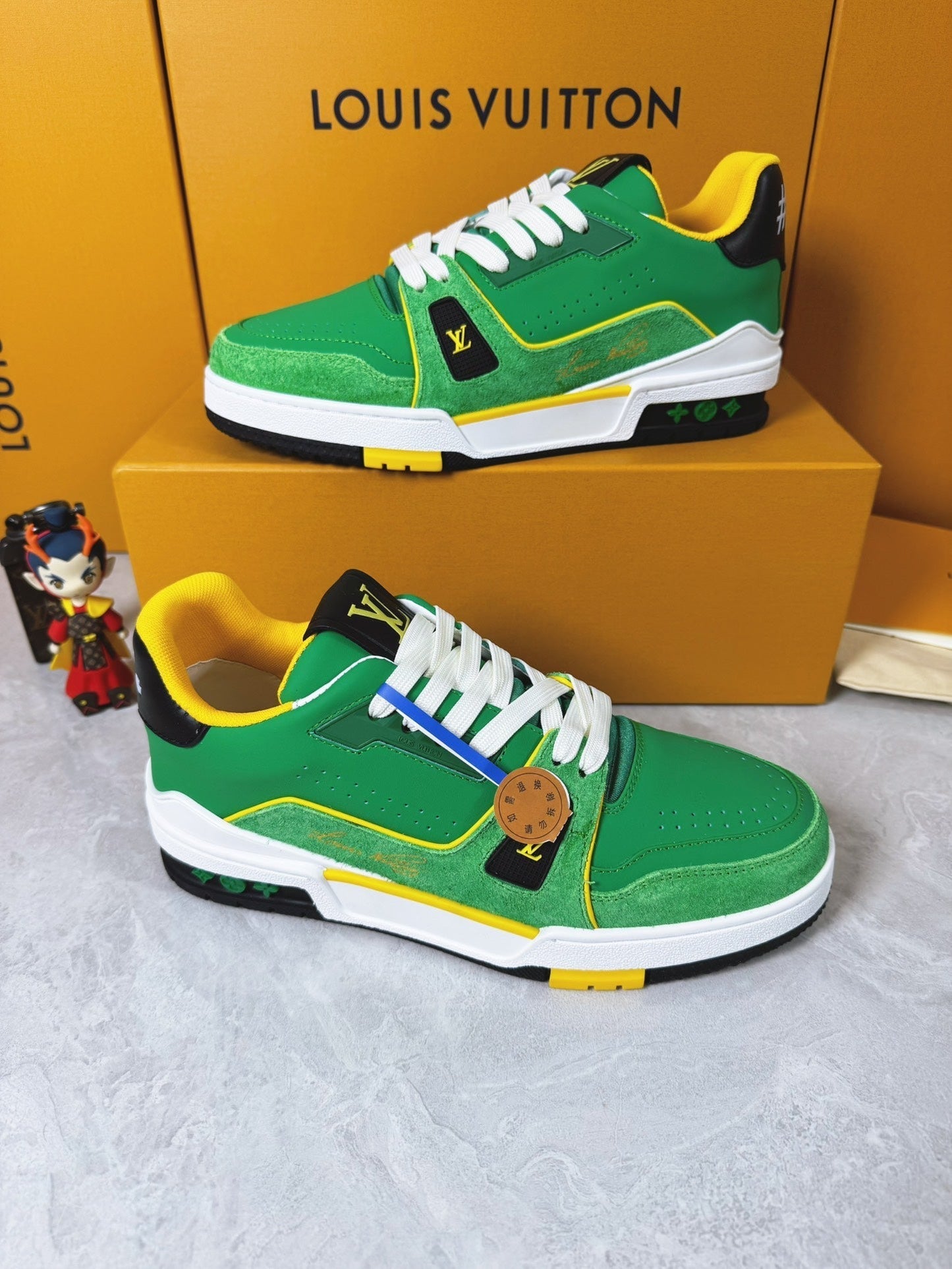 Sneakers