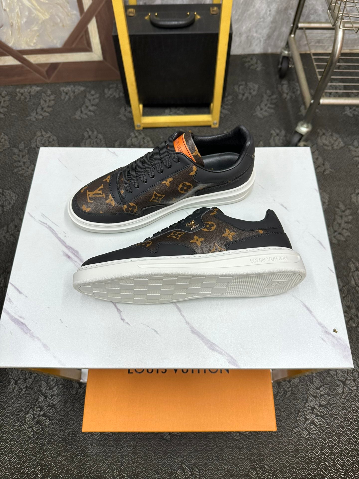 Sneakers
