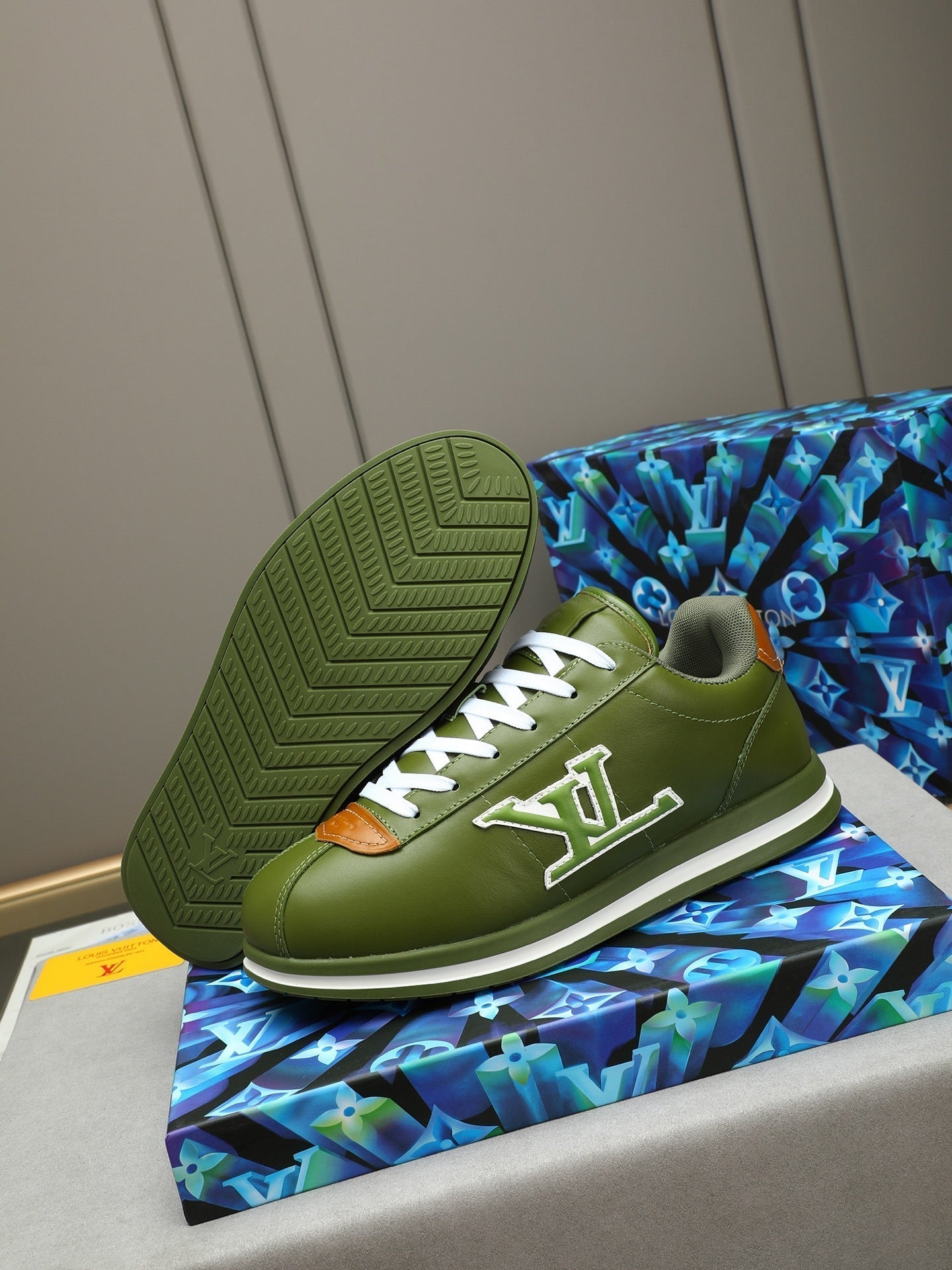 Sneakers
