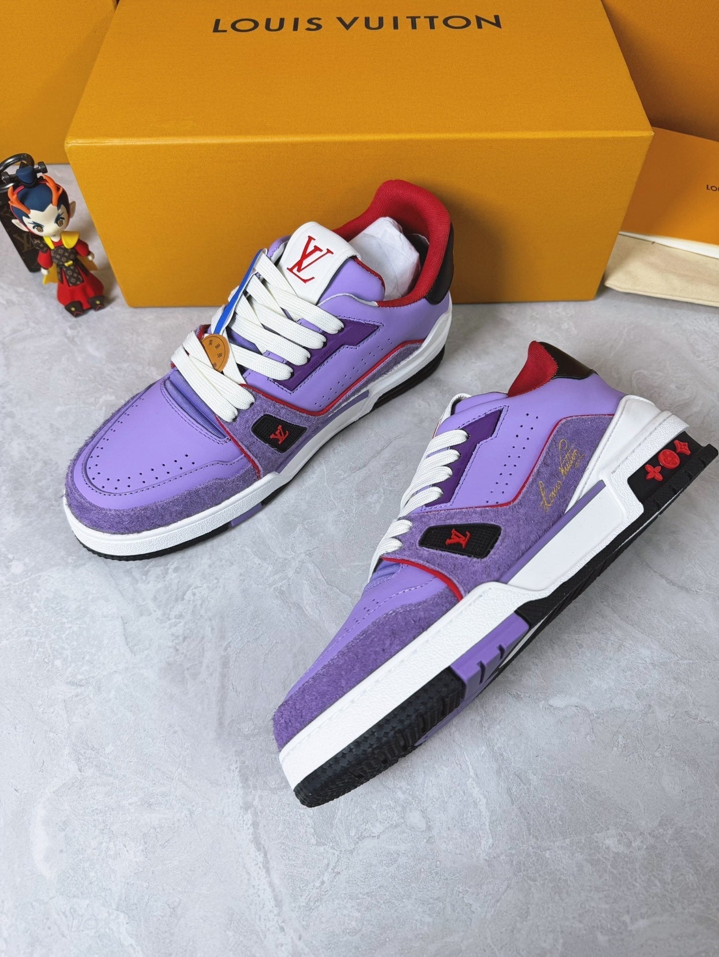 Sneakers