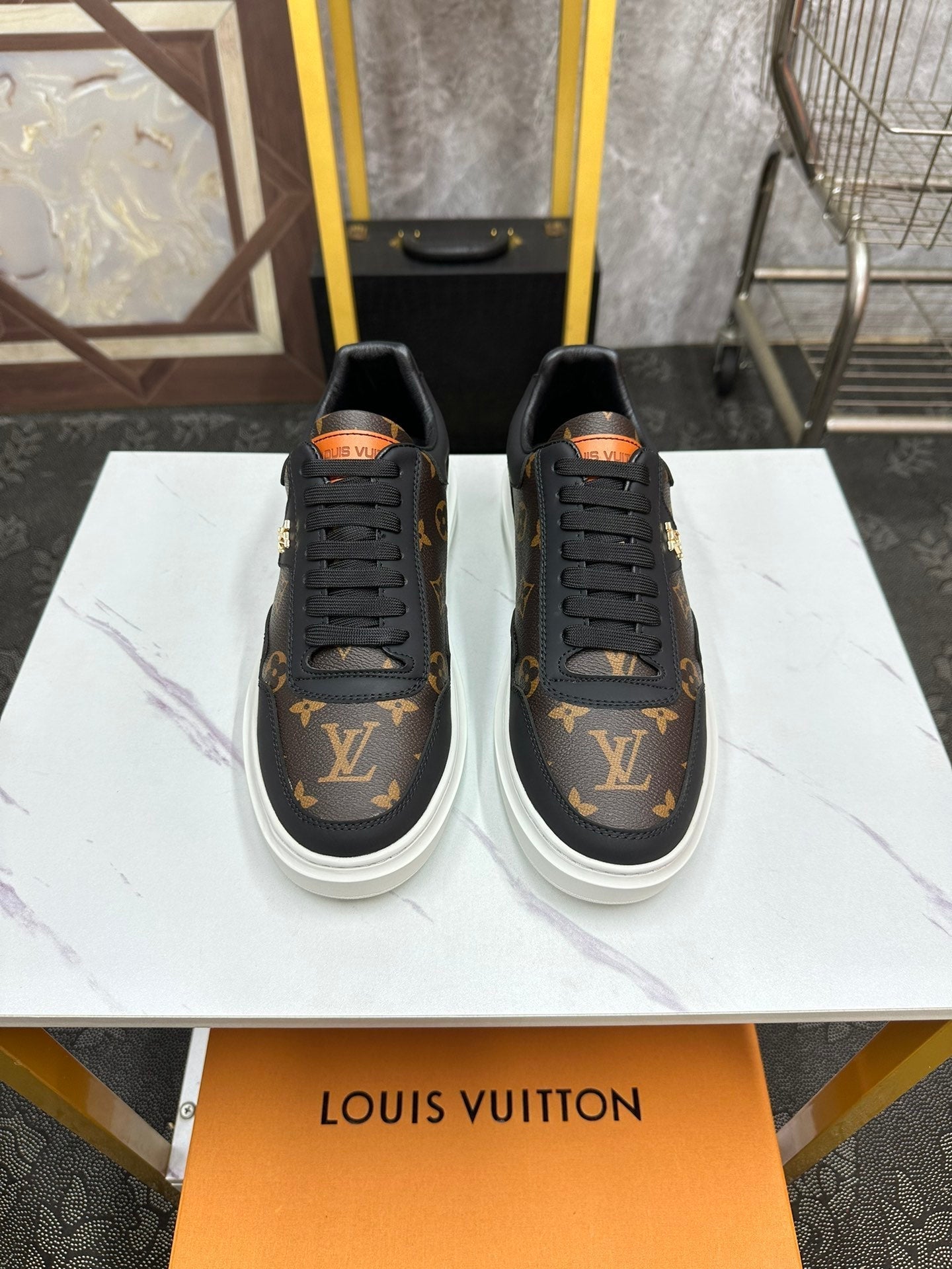 Sneakers