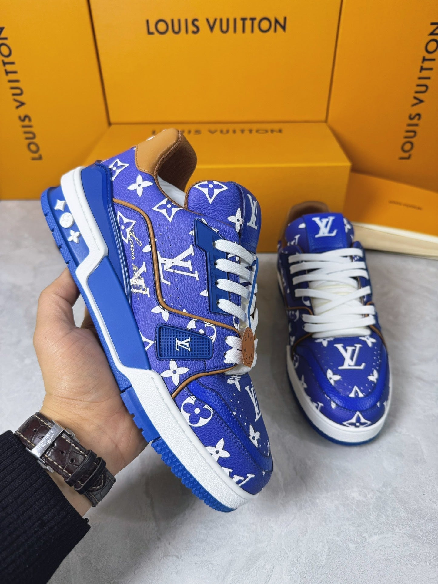 Sneakers