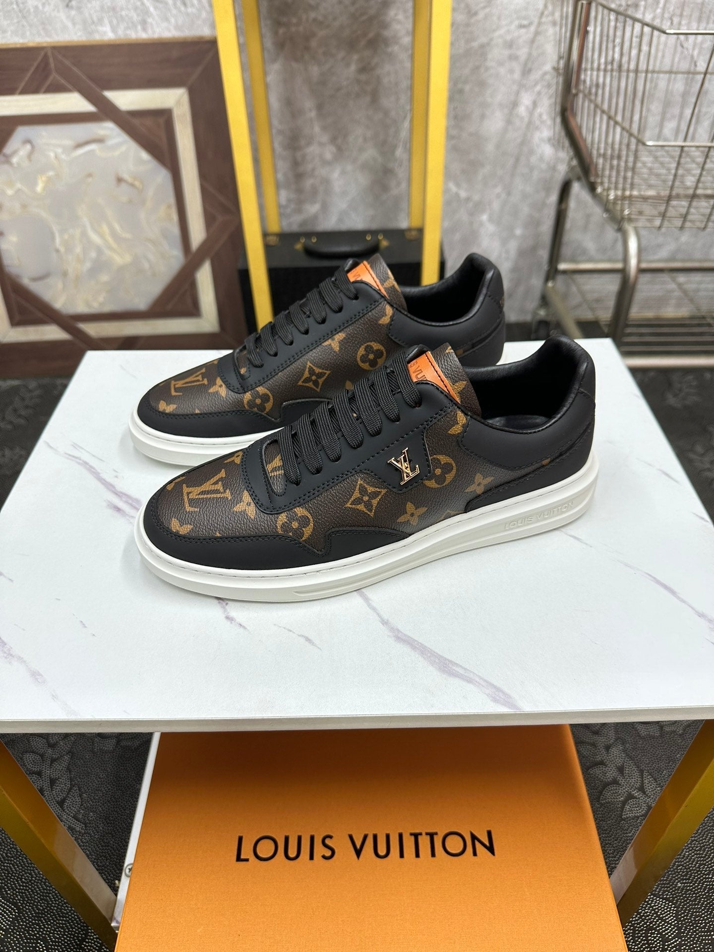 Sneakers