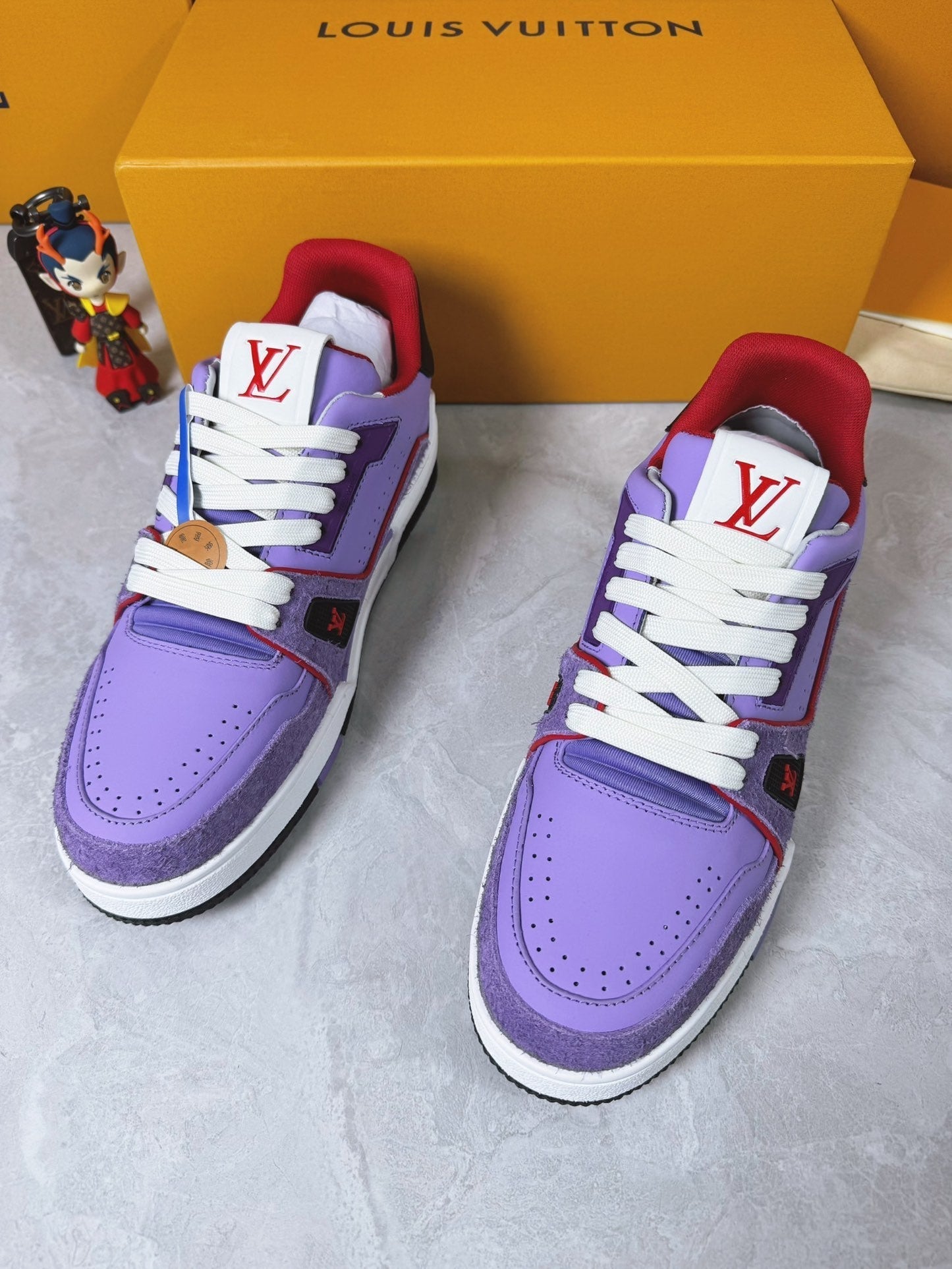 Sneakers