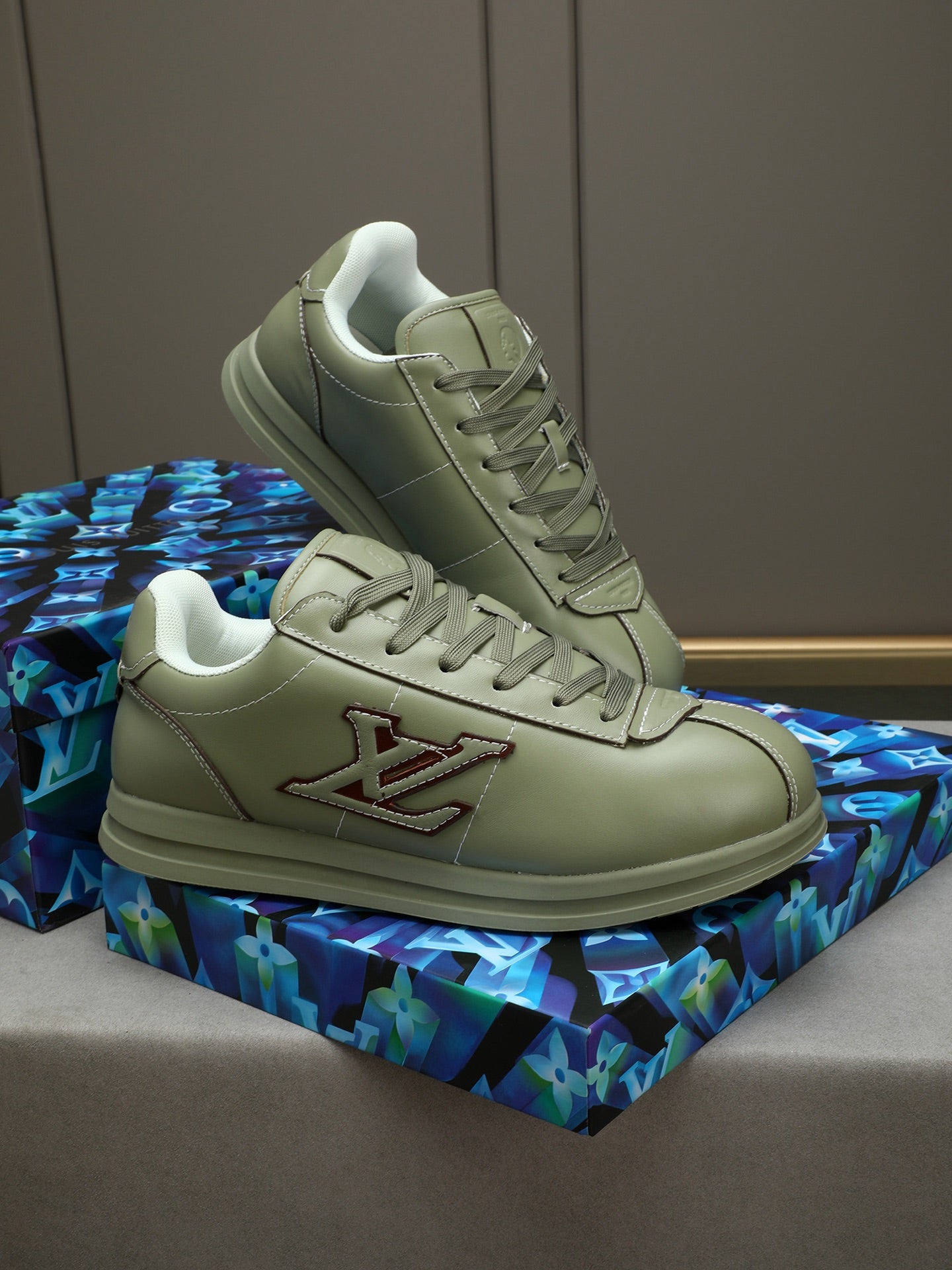 Sneakers