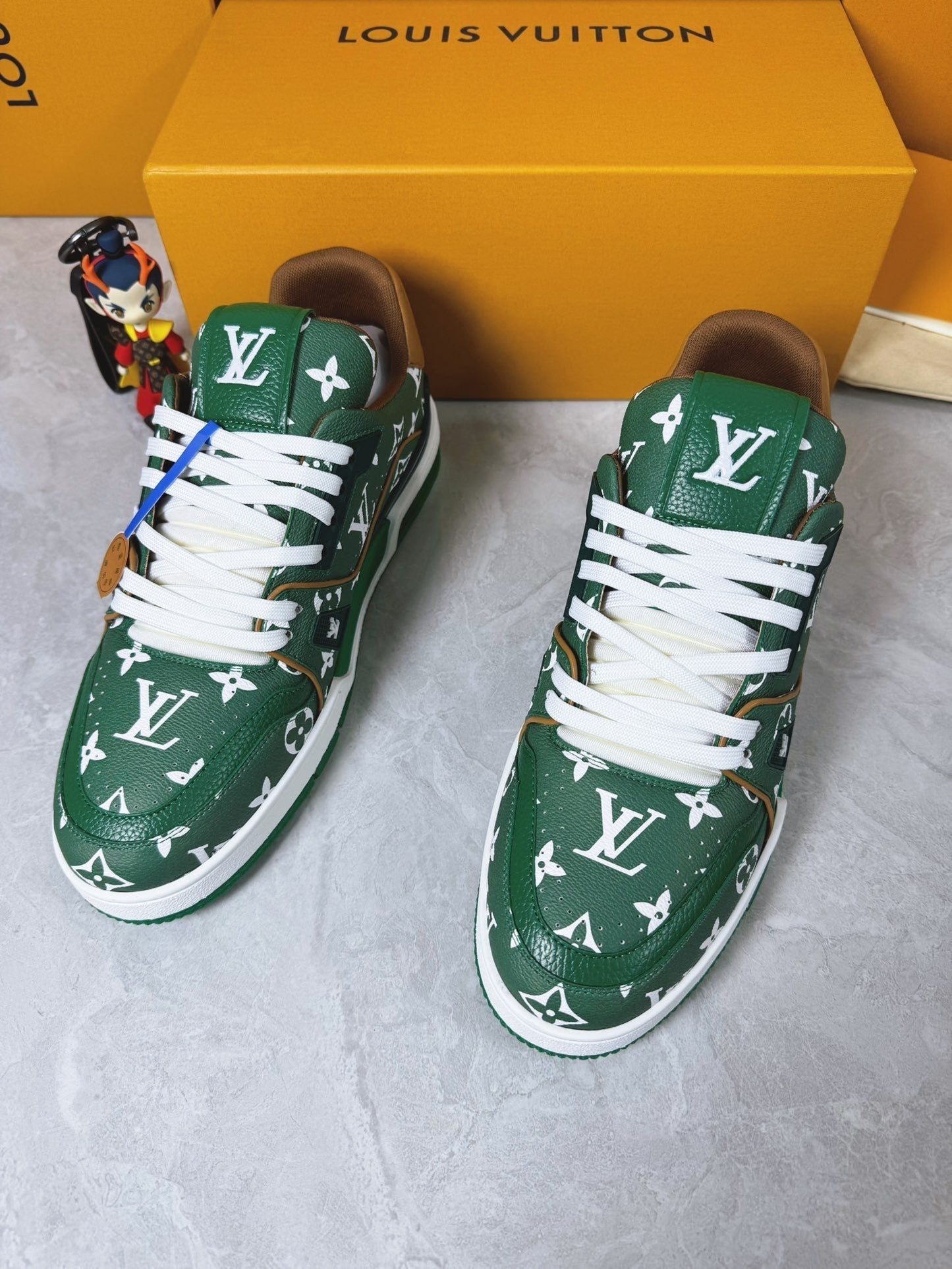 Sneakers