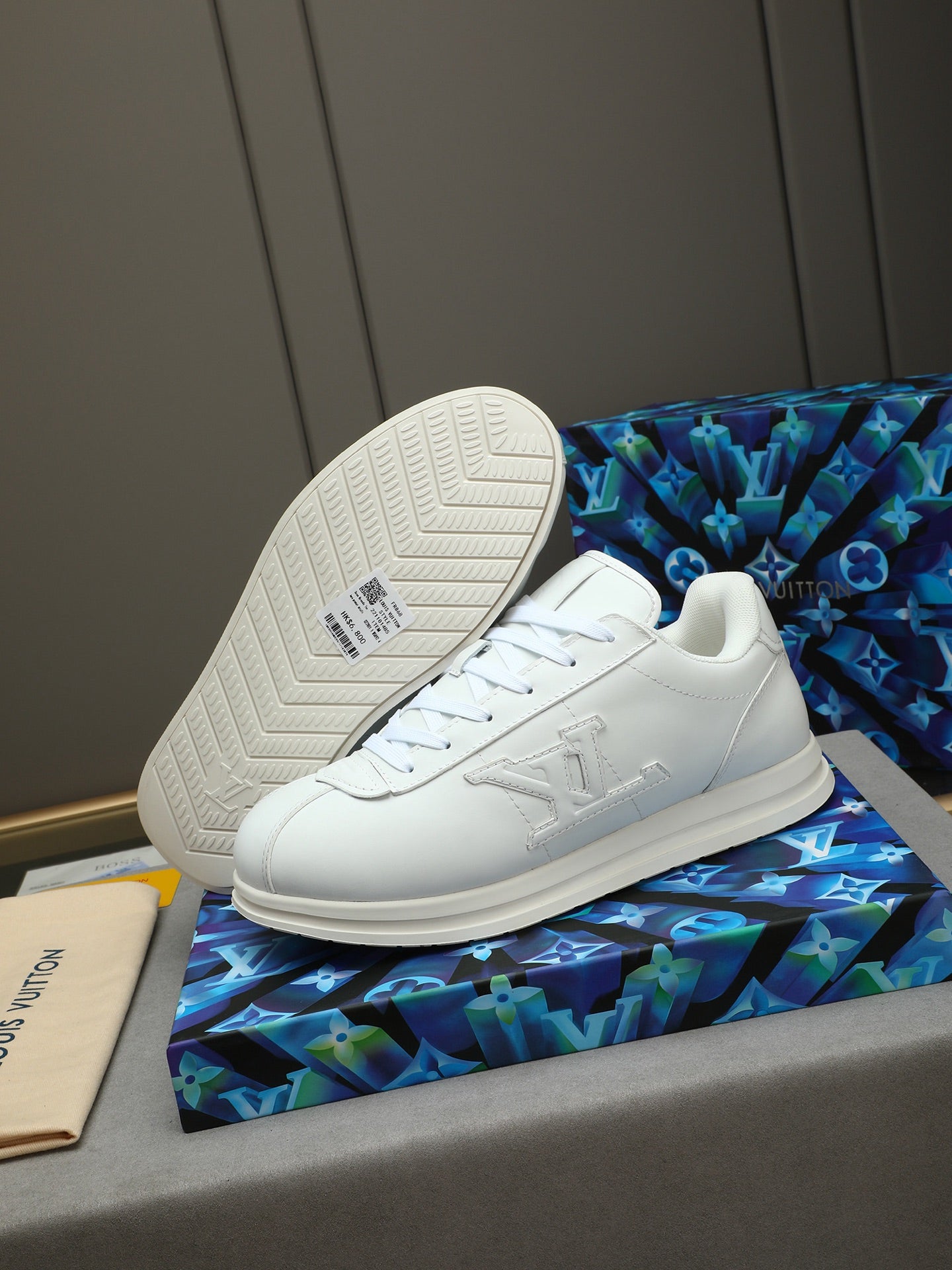 Sneakers