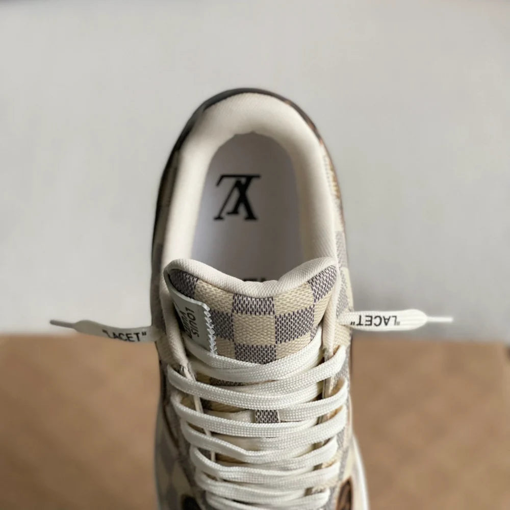 Sneaker