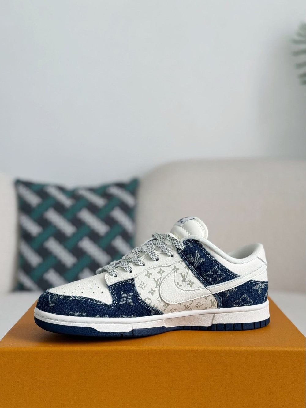 Sneaker