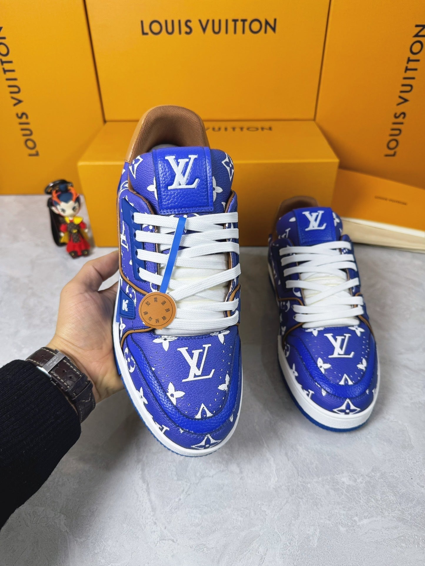 Sneakers