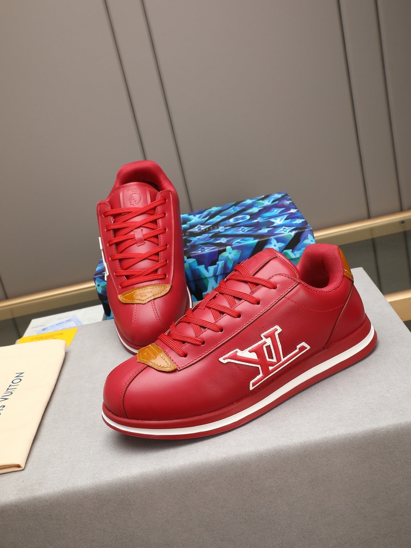 Sneakers