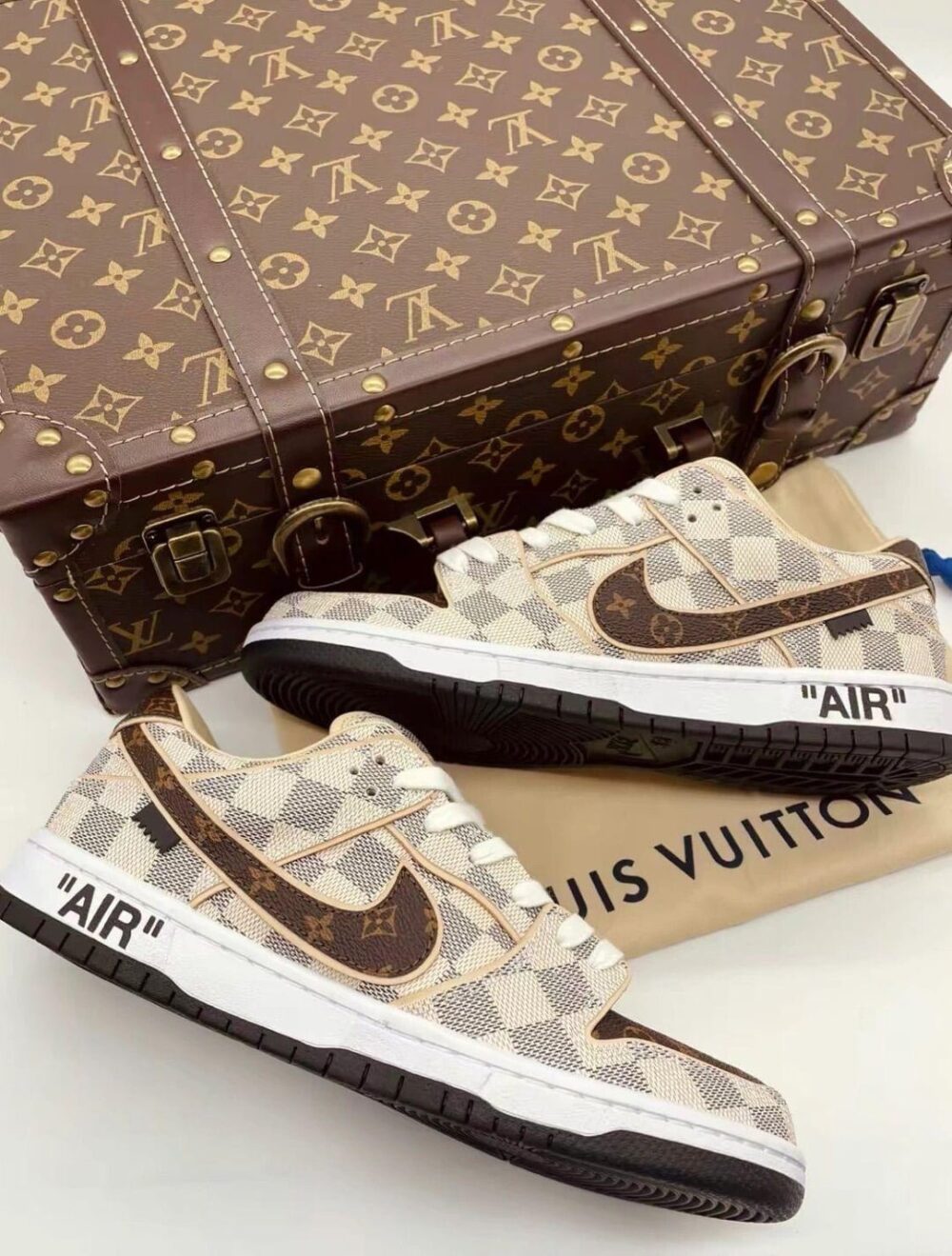 Sneaker