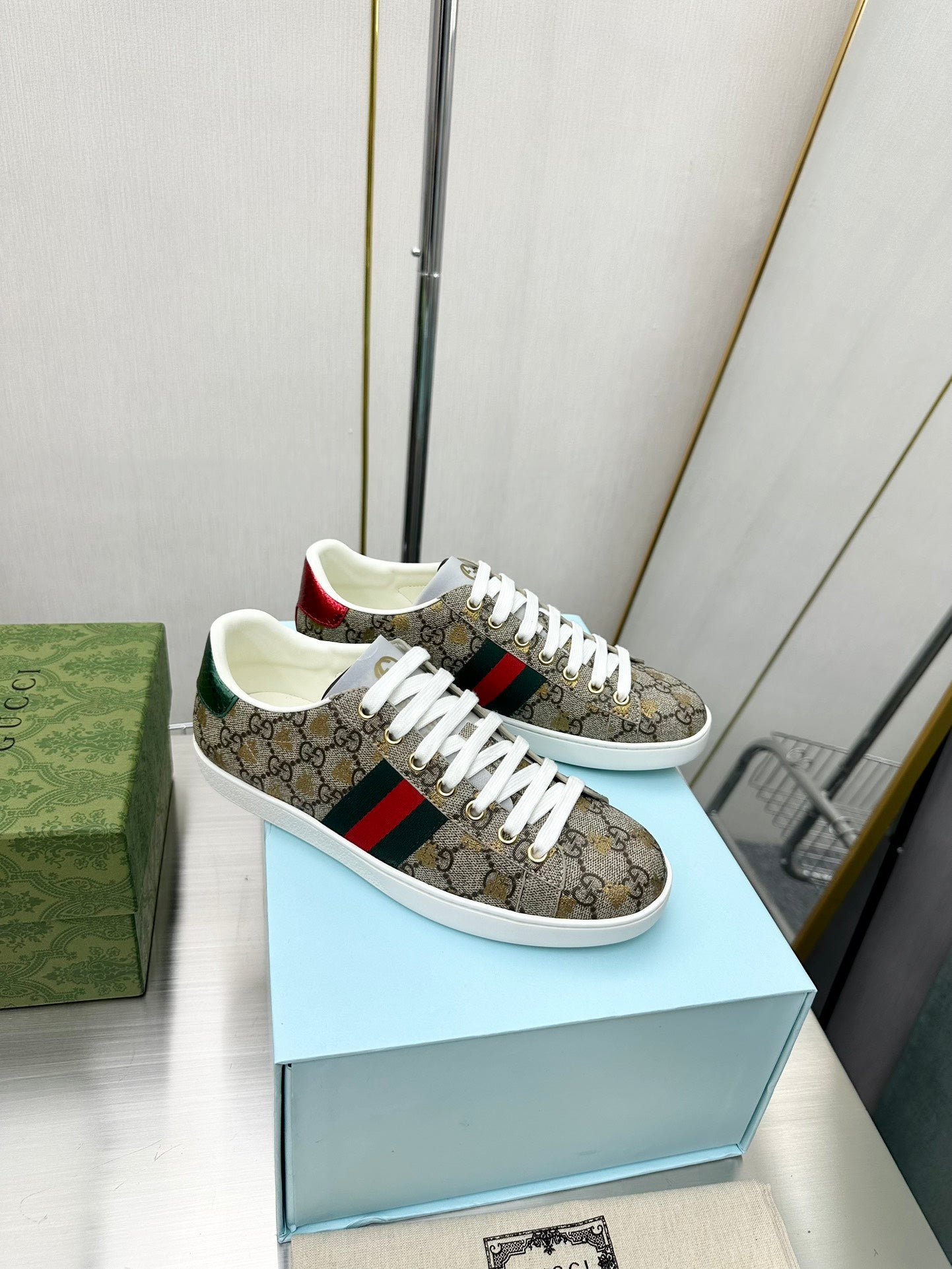 Sneakers