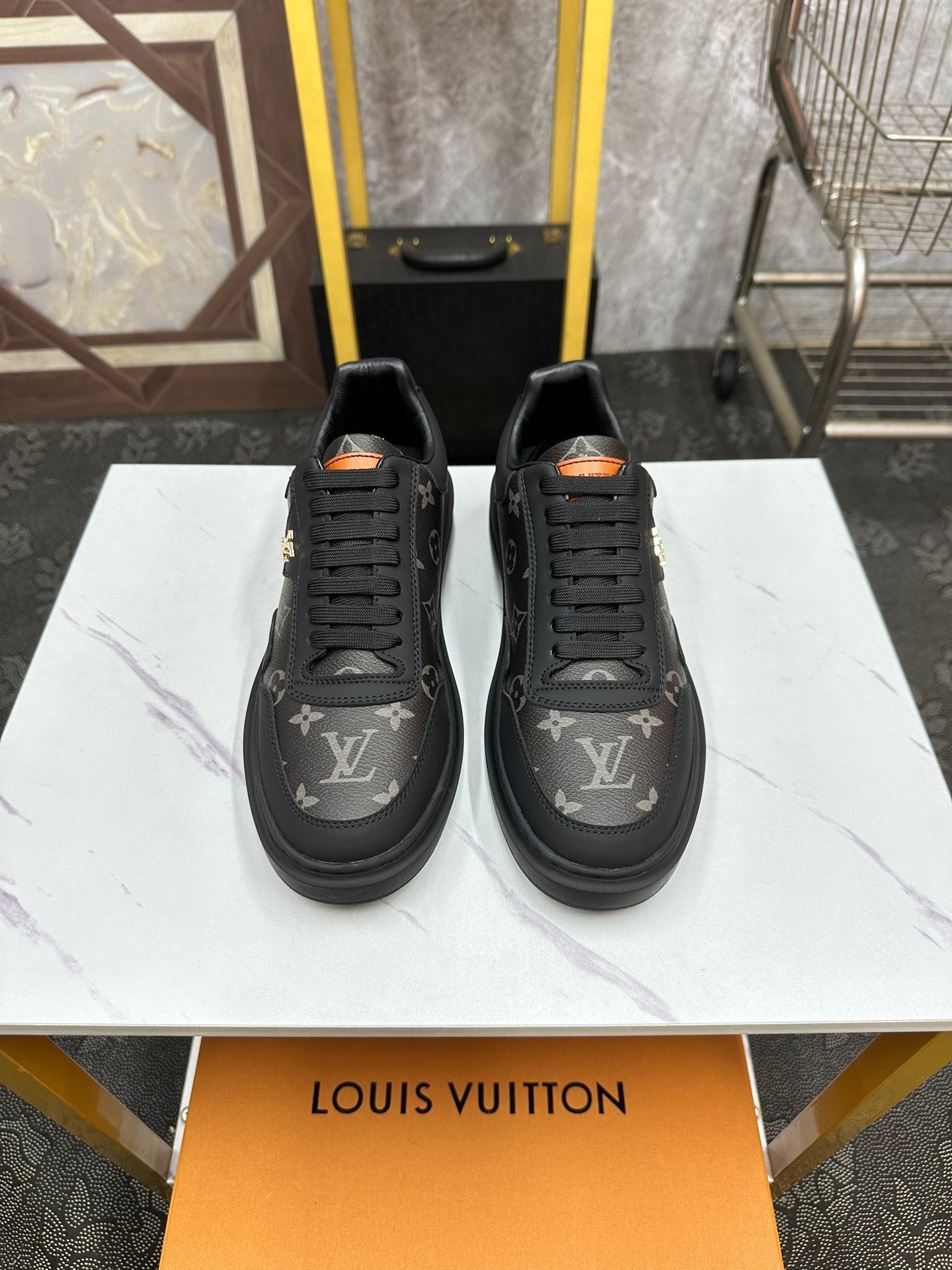 Sneakers