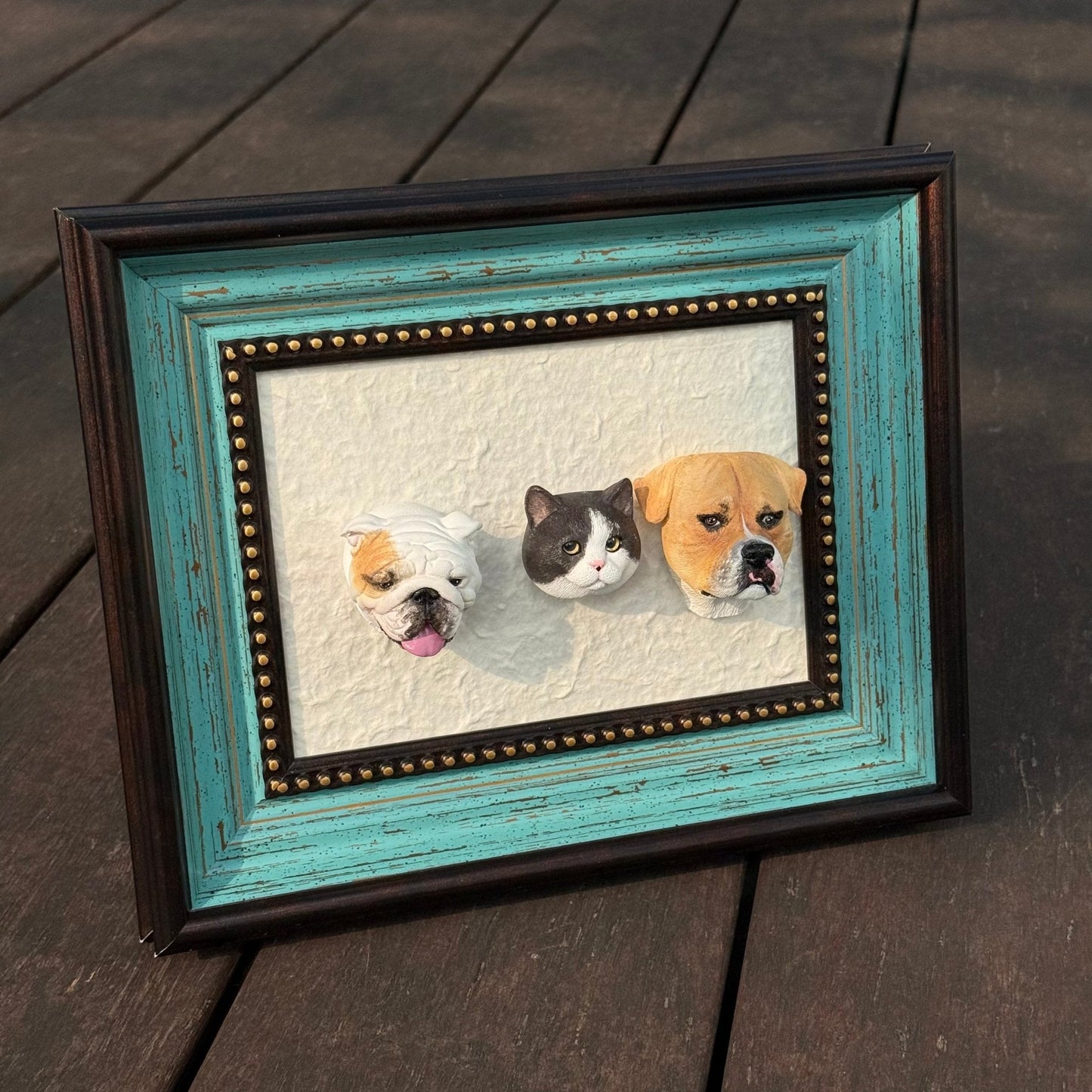 Magnetic Vintage Pet Figurine Display Frame (*Pet Figurine is NOT included)