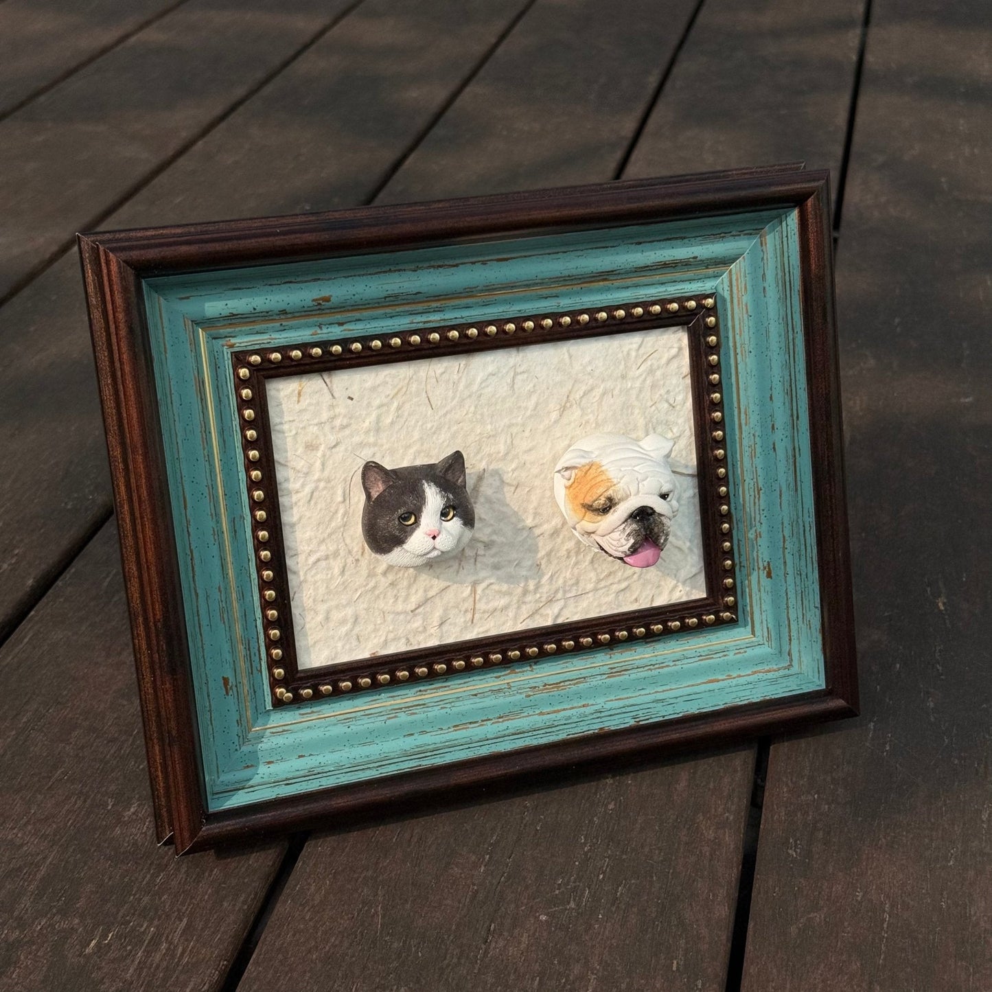 Magnetic Vintage Pet Figurine Display Frame (*Pet Figurine is NOT included)